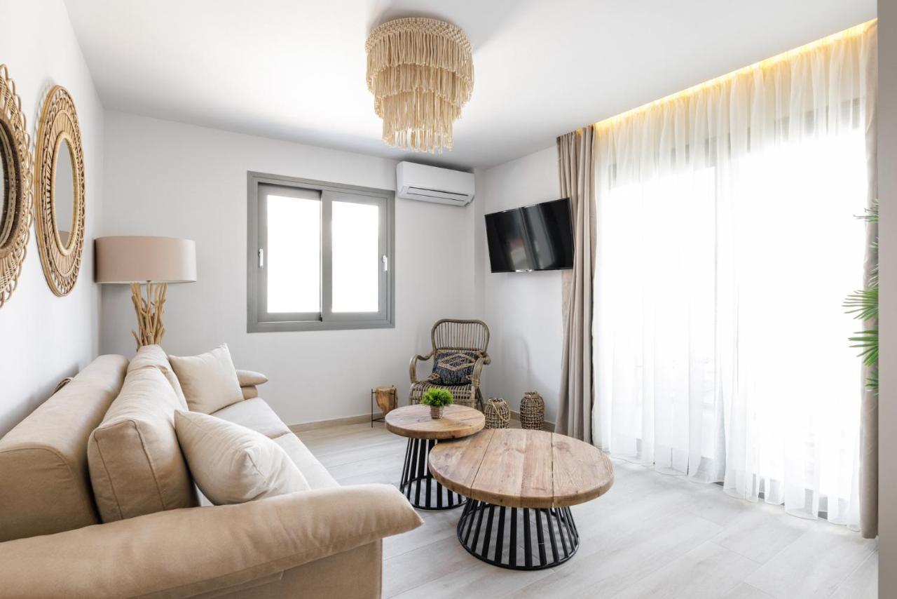 Amalthia Luxury Suites Полихроно Екстериор снимка