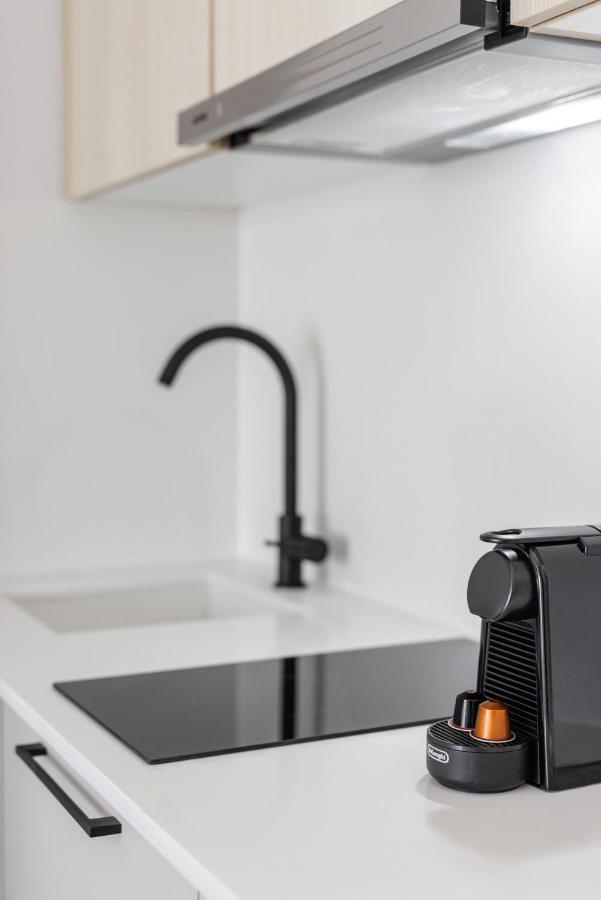 Amalthia Luxury Suites Полихроно Екстериор снимка