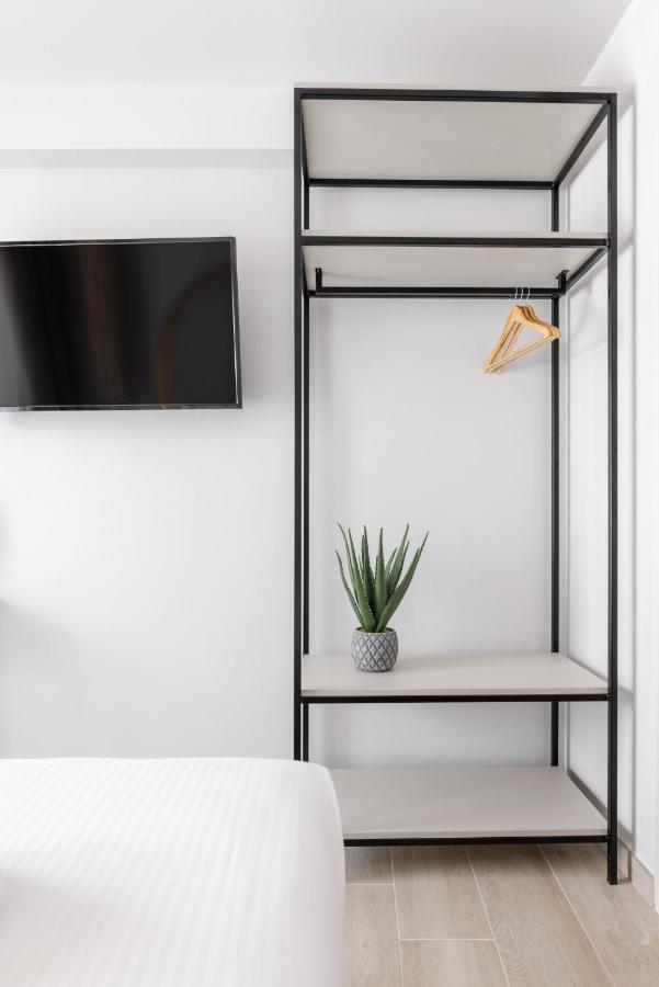 Amalthia Luxury Suites Полихроно Екстериор снимка