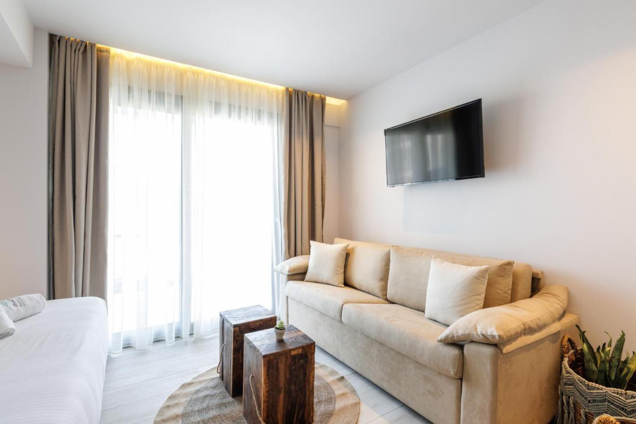 Amalthia Luxury Suites Полихроно Екстериор снимка