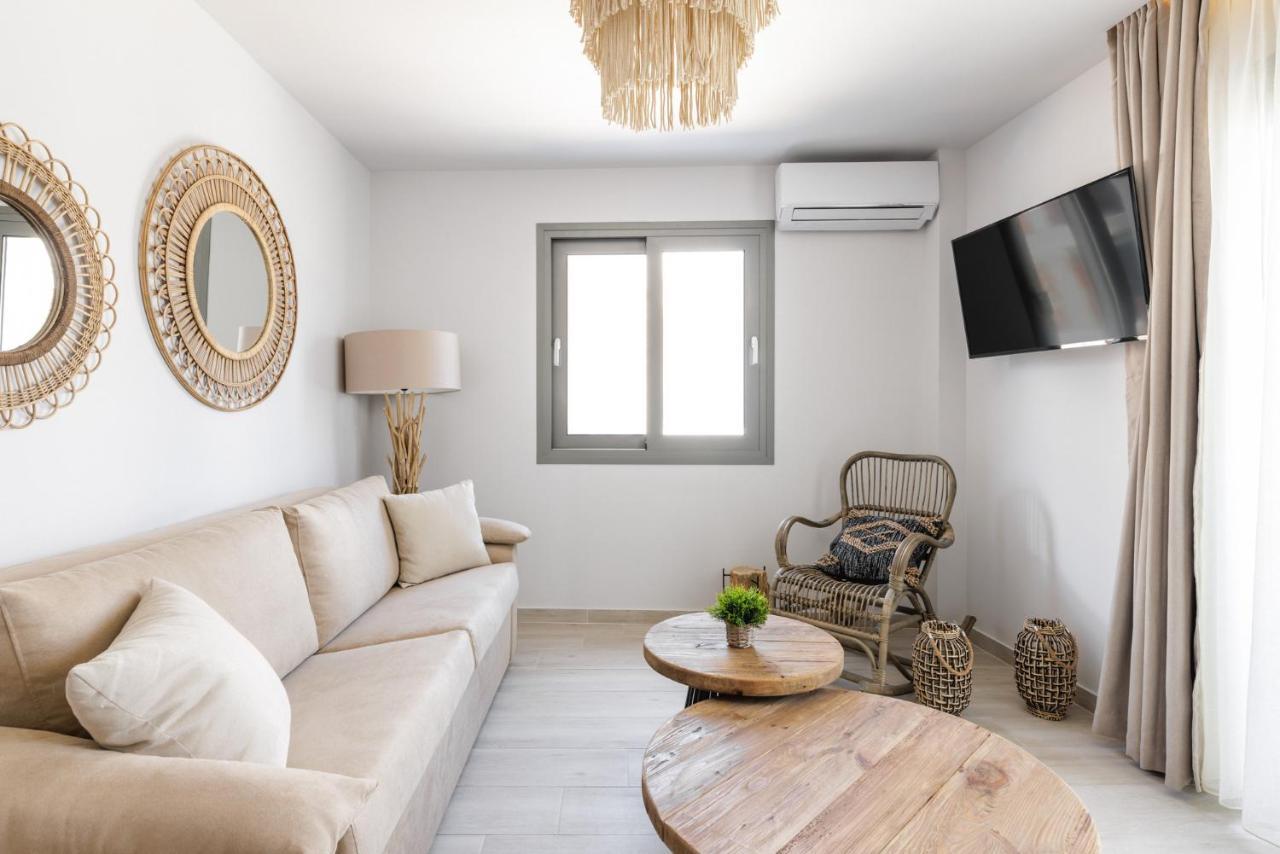 Amalthia Luxury Suites Полихроно Екстериор снимка