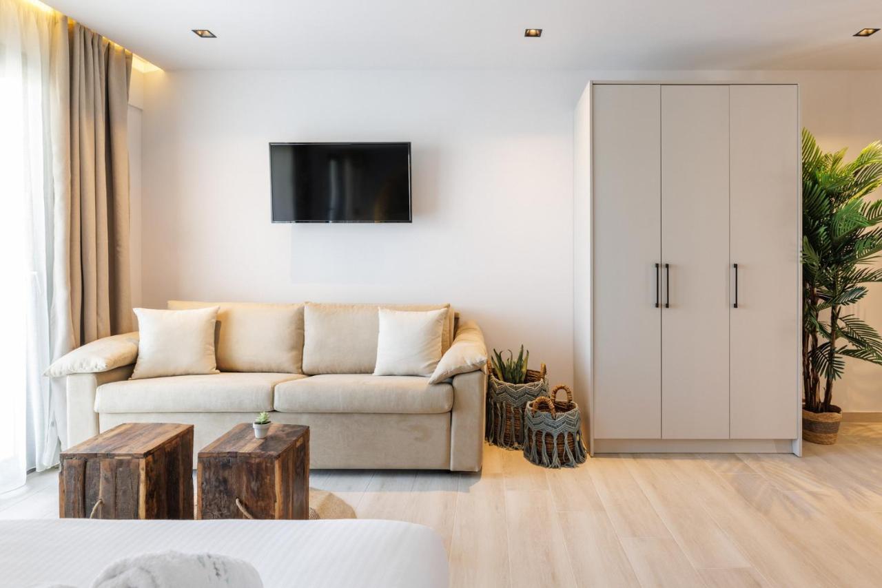 Amalthia Luxury Suites Полихроно Екстериор снимка