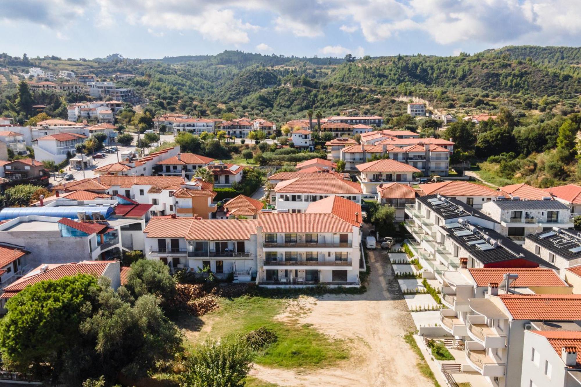 Amalthia Luxury Suites Полихроно Екстериор снимка